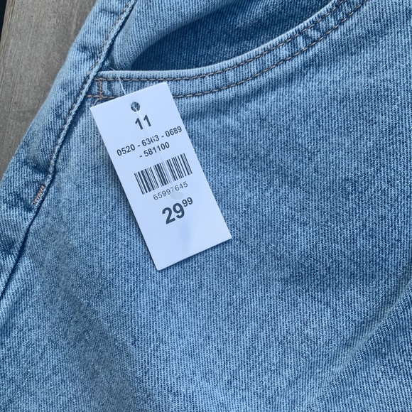 Refuge Denim Mom Shorts   BRAND NEW - Picture 3 of 6